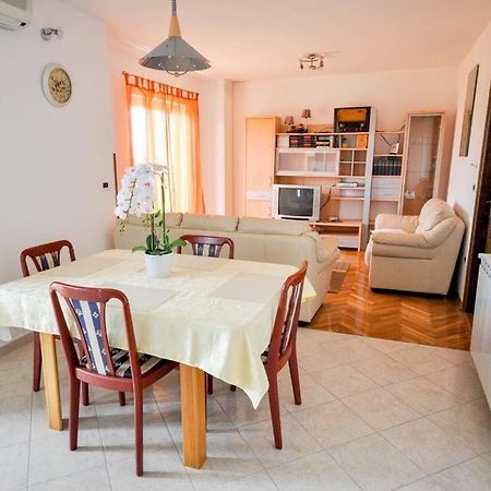 Angela Lägenhet Novigrad Istria Exteriör bild