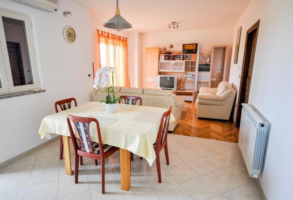 Angela Lägenhet Novigrad Istria Exteriör bild